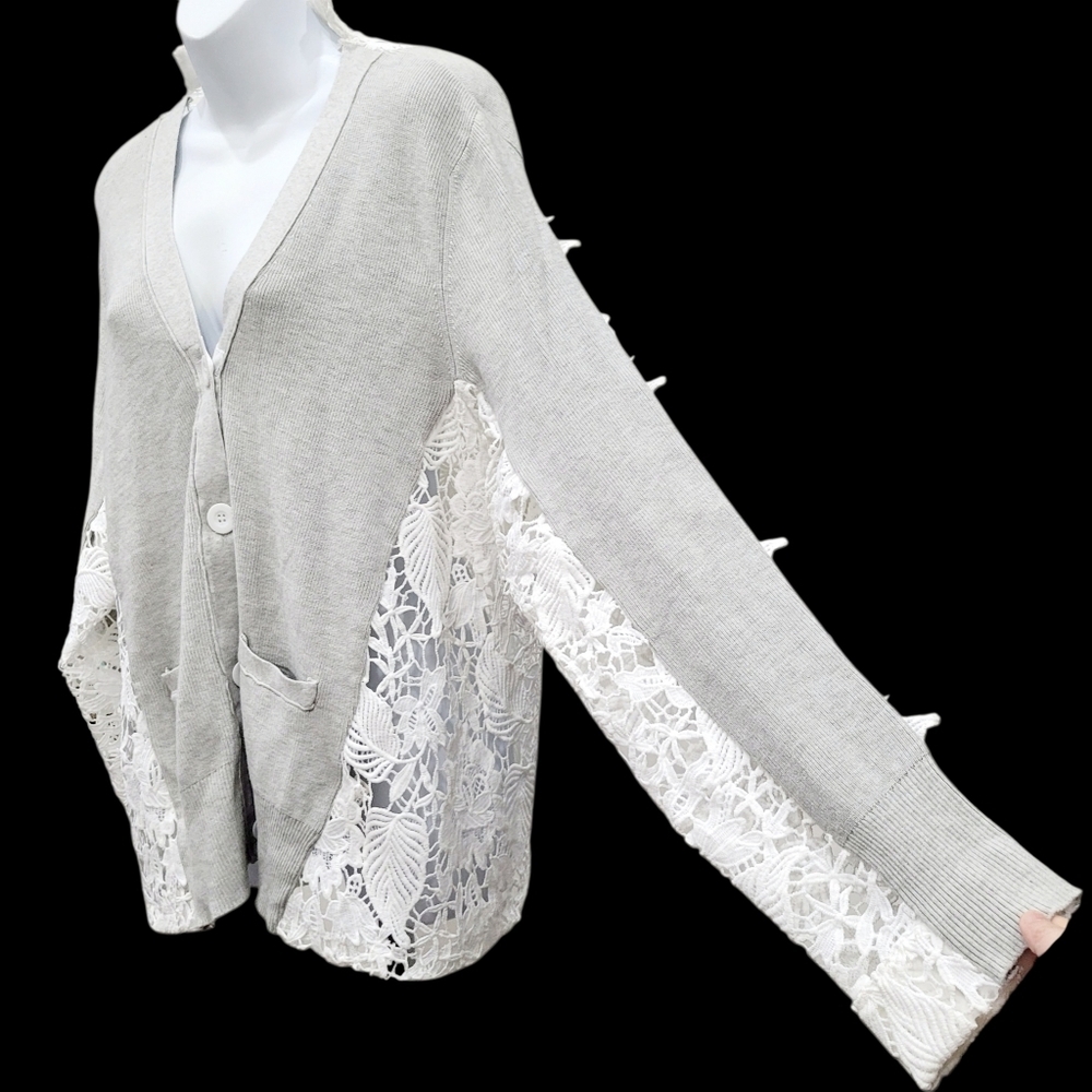 2/$20 Y2K Grey & White Lace Floral Pattern Buttons Down Cardigan Sweater Size:XL